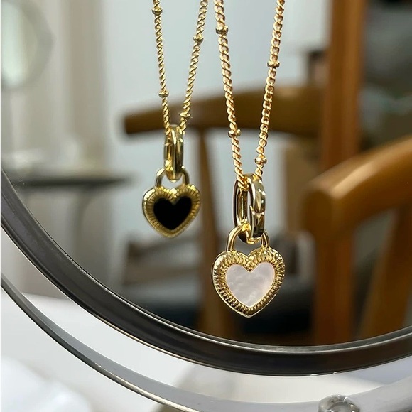 Gold Heart Pendant Necklace Double Sided - Picture 1 of 3